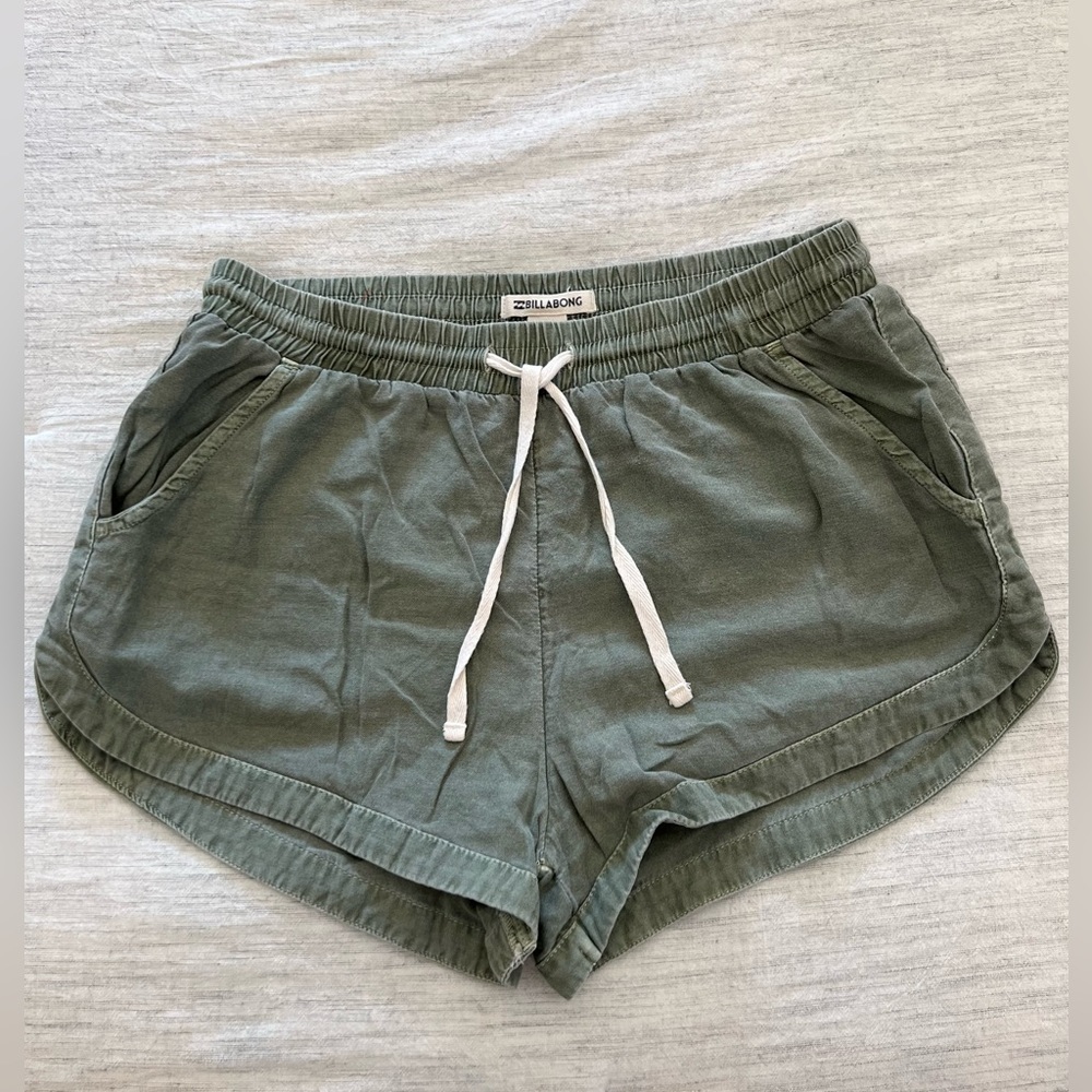 Billabong - Women’s Linen Shorts - Size Small